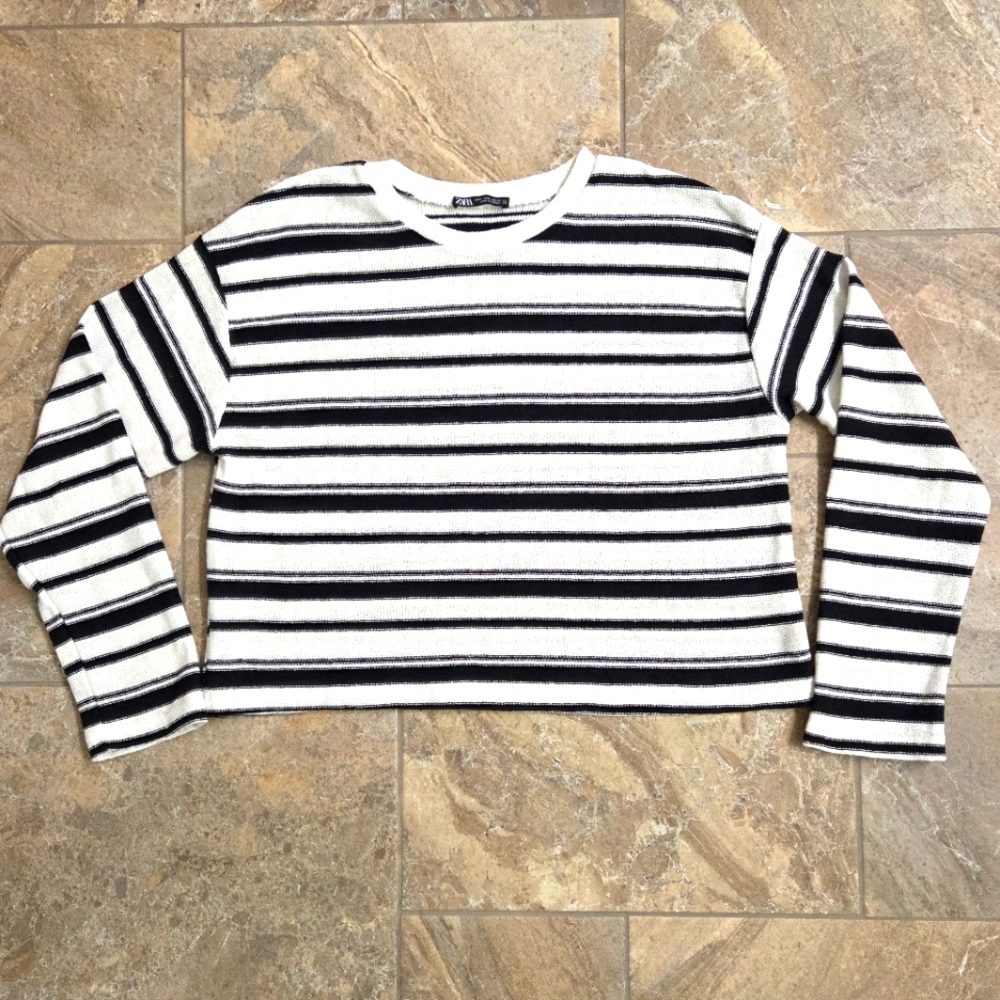Zara Black and White Ribbed Cropped Striped Sweatshirt Womens M
